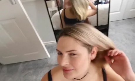 Photo nue de fuite OnlyFans de Tillyandjamie
