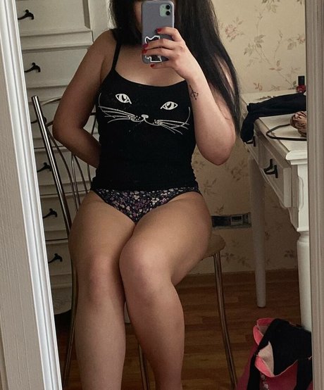 Nahá fotka uniklých OnlyFans od Scarletspyada
