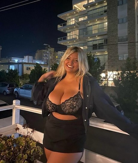 Naken lekkede OnlyFans-bilde av Antonella Muccione
