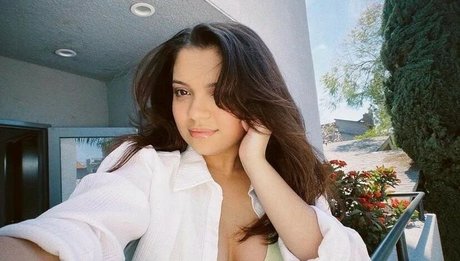 Nahá fotka uniklých OnlyFans od Cree Cicchino