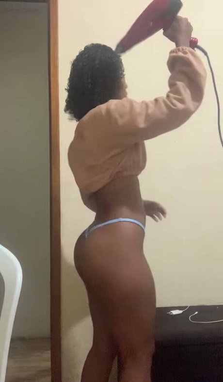Naken lekkede OnlyFans-bilde av Evelyn Silva