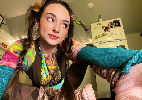 Naken lekkede OnlyFans-bilde av Emma Lilly