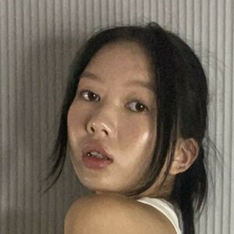 Naken lekkede OnlyFans-bilde av Lilkrisxo