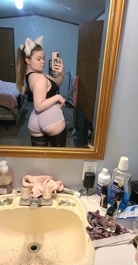 Alasti lekkinud OnlyFans-i pilt Mscheyo