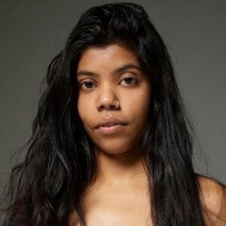 Naken lekkede OnlyFans-bilde av Desi Devi