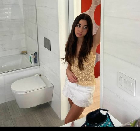 Naken lekkede OnlyFans-bilde av Mikaela Astel