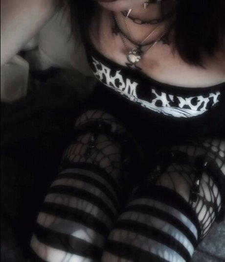 Alasti lekkinud OnlyFans-i pilt Brattygirlllxo