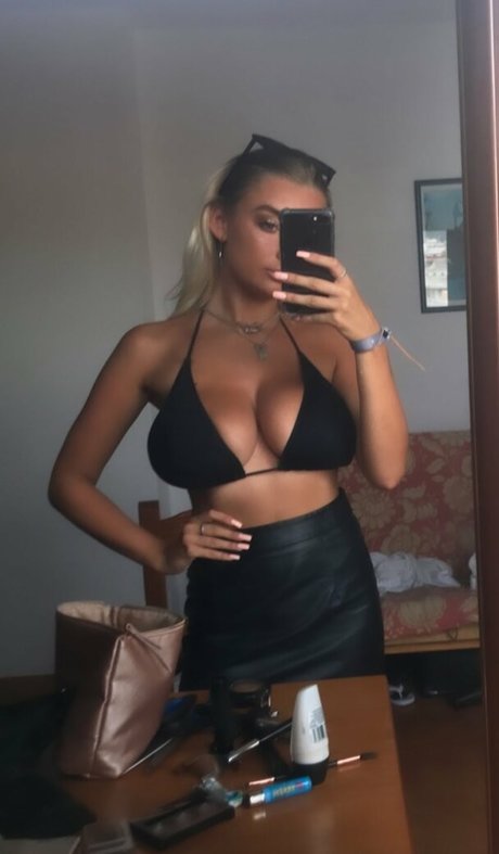 Naken läckt OnlyFans-bild av Lucy Cartlidge