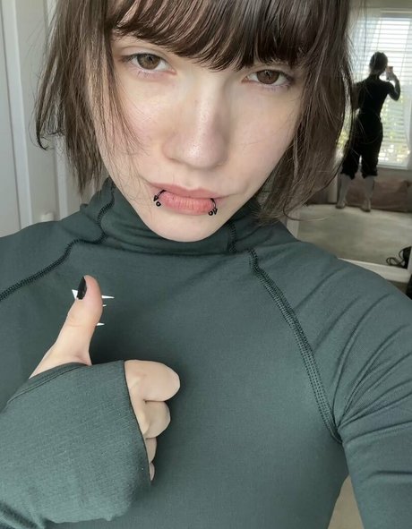 Naken läckt OnlyFans-bild av Mewnii