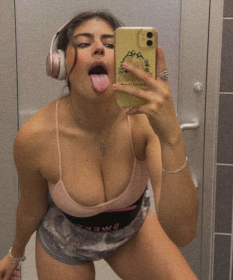 Nøgent lækket OnlyFans-billede af Emiliatorres55