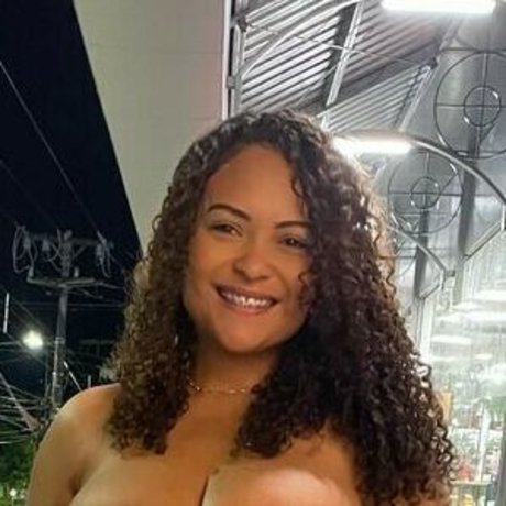 Naken lekkede OnlyFans-bilde av Manuzinha Black