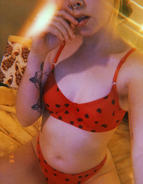 Nahá fotka uniklých OnlyFans od Beetlebails