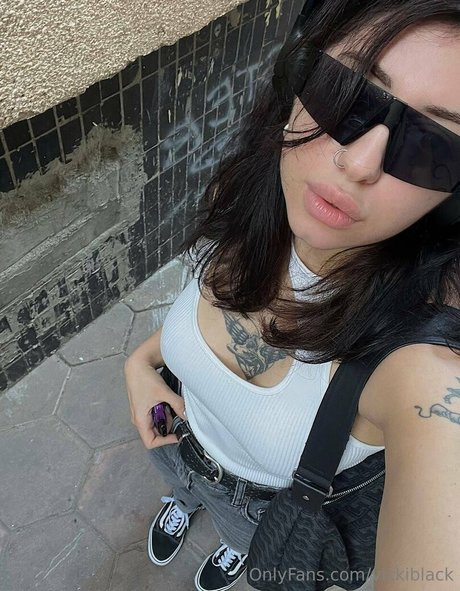 Vickiblack