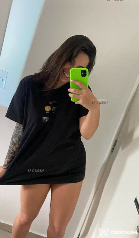 Senhoritaisasilva OnlyFans泄露裸照
