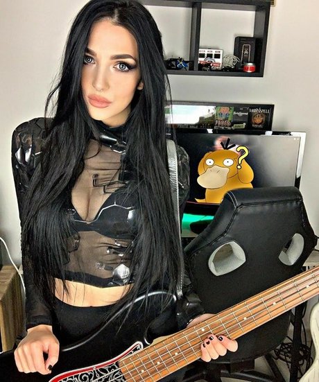 Naken lekkede OnlyFans-bilde av Alice Lane Pandini