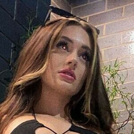 Alaston vuotanut OnlyFans-kuva Mae Welsch