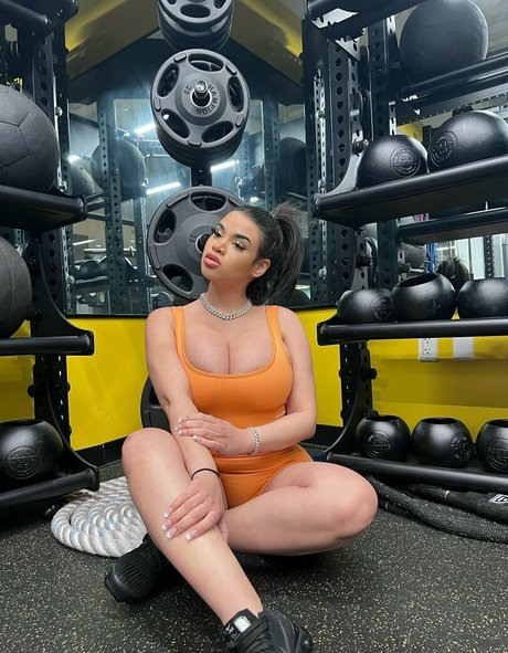 Sheismichaela