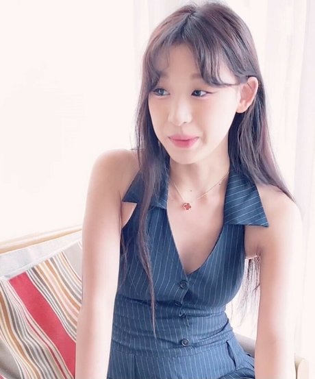 Naken lekkede OnlyFans-bilde av Mdxiang1822012