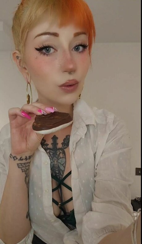Naken lekkede OnlyFans-bilde av Almalexia