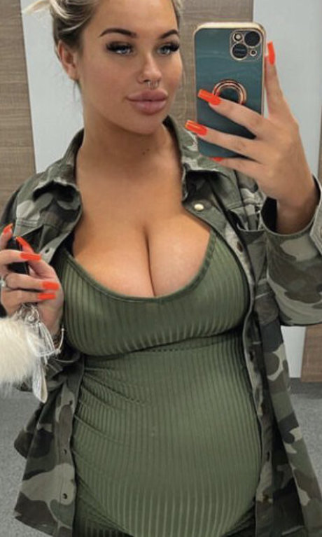 Foto desnuda filtrada de OnlyFans de Nicole Barker