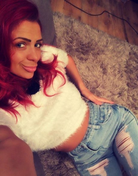 Nahá fotka uniklých OnlyFans od Iasmina Roxana