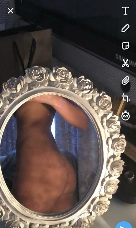 Nahá fotka uniklých OnlyFans od Kyia Peters