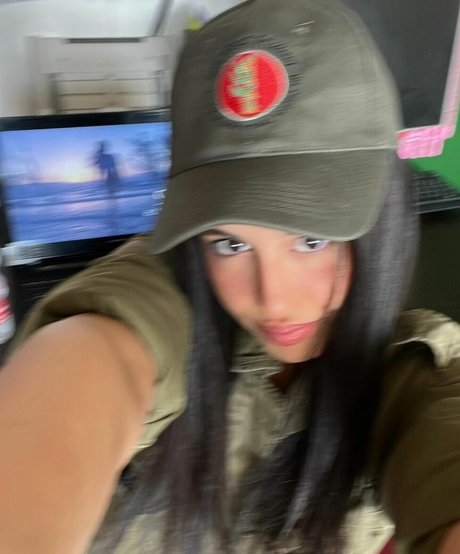Naken lekkede OnlyFans-bilde av May Cohen