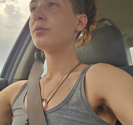 Alasti lekkinud OnlyFans-i pilt Heavenlyterp
