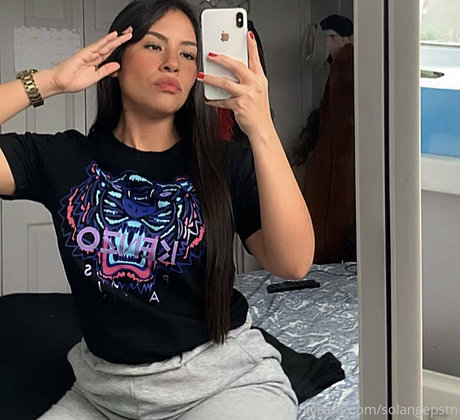 Naken lekkede OnlyFans-bilde av Solangepstn