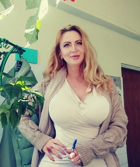 Nahá fotka uniklých OnlyFans od Berina Fati