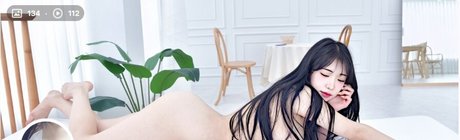 Naken läckt OnlyFans-bild av Bj Pyuri