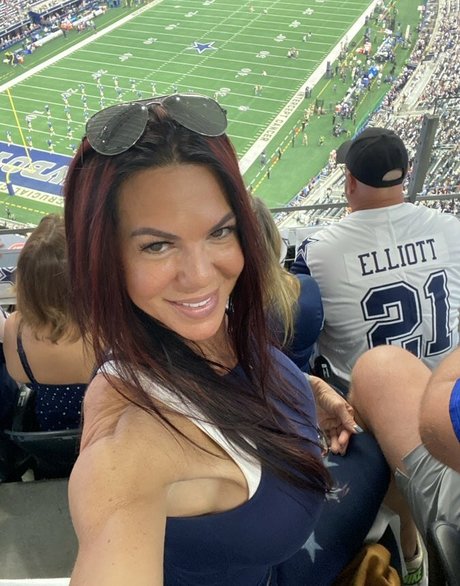 Linda Steele
