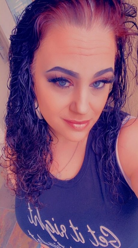 Обнаженная фотография утечки OnlyFans от Missoutlawakaladyk