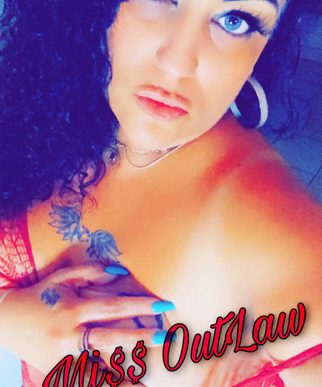 Missoutlawakaladyk