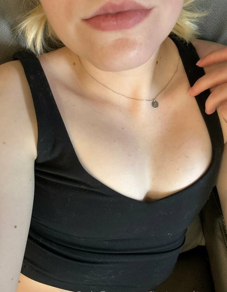 Naken lekkede OnlyFans-bilde av Tatsandtunez
