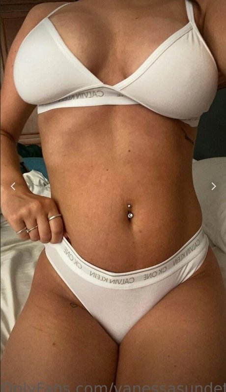 Naken lekkede OnlyFans-bilde av Vanessasundet