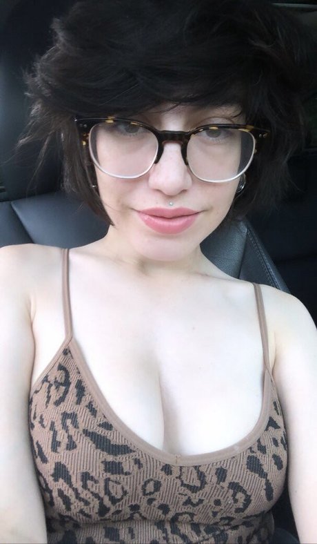 Nacktes geleaktes OnlyFans-Foto von Leez