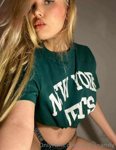 Nahá fotka uniklých OnlyFans od Emilycandy