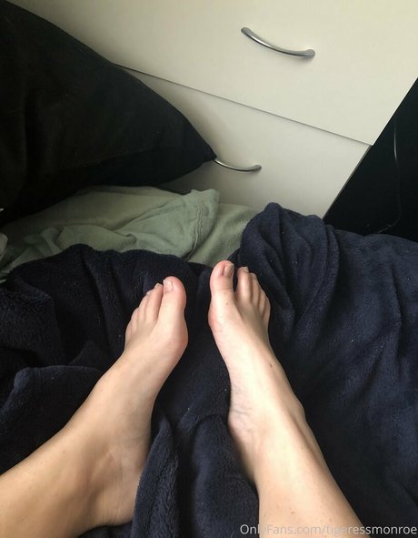 Naken lekkede OnlyFans-bilde av Oliviamonroe