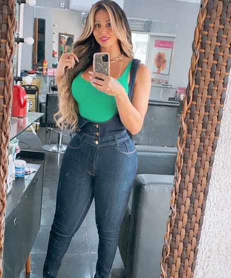 Agatha Ferraz