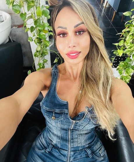 Agatha Ferraz