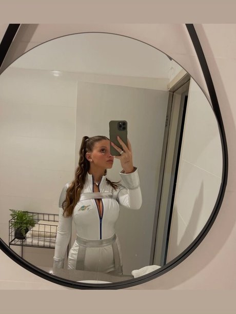 Naken läckt OnlyFans-bild av Arbel