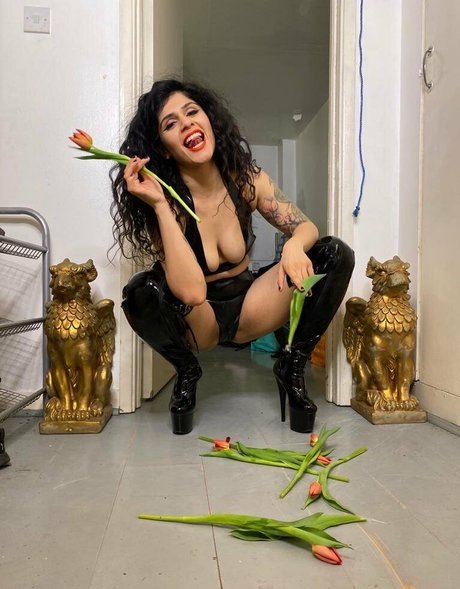 Mistresssophiasahara
