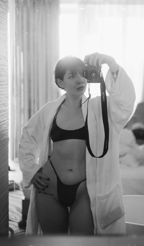 Nahá fotka uniklých OnlyFans od Lolaroyce