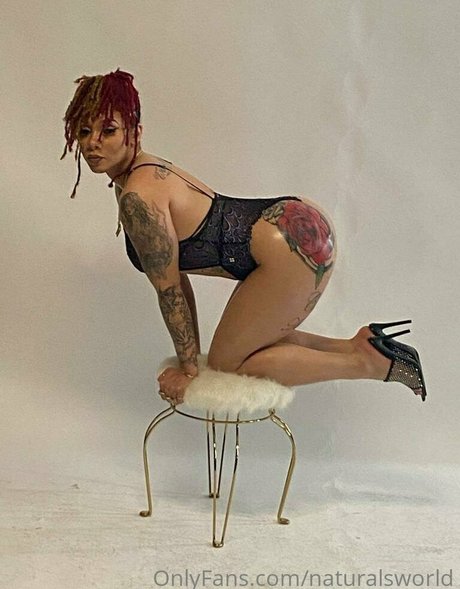 Alaston vuotanut OnlyFans-kuva Naturalsworld