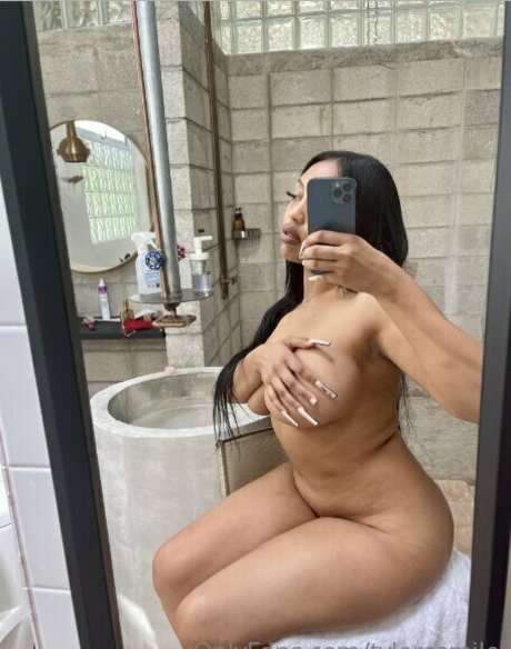 Nahá fotka uniklých OnlyFans od Tylercamile