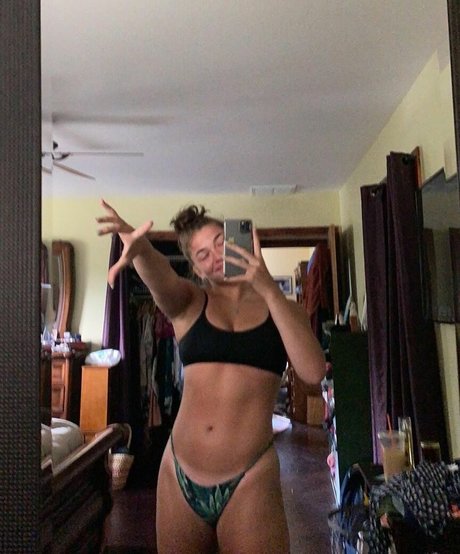 Alasti lekkinud OnlyFans-i pilt Andreaposnerrr