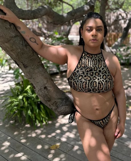 Naken lekkede OnlyFans-bilde av Preta Gil
