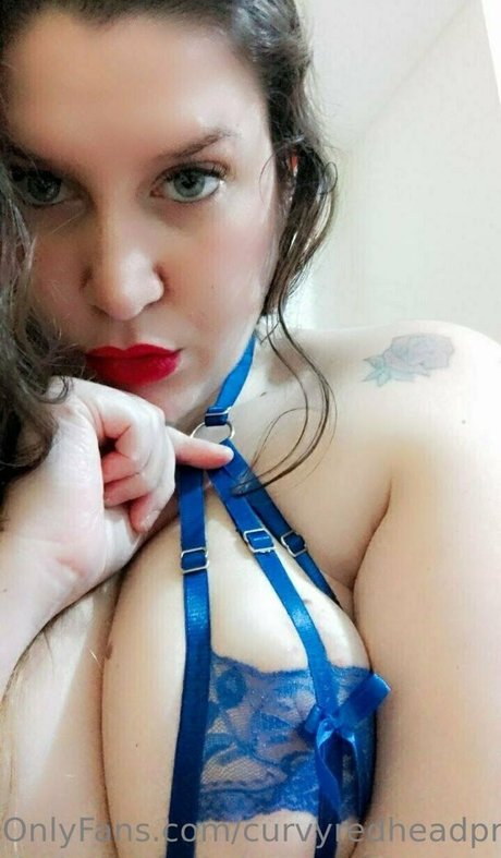 Nacktes geleaktes OnlyFans-Foto von Curvyredheadpromo