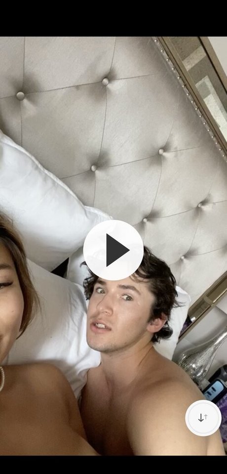 Nahá fotka uniklých OnlyFans od Chloe Kim